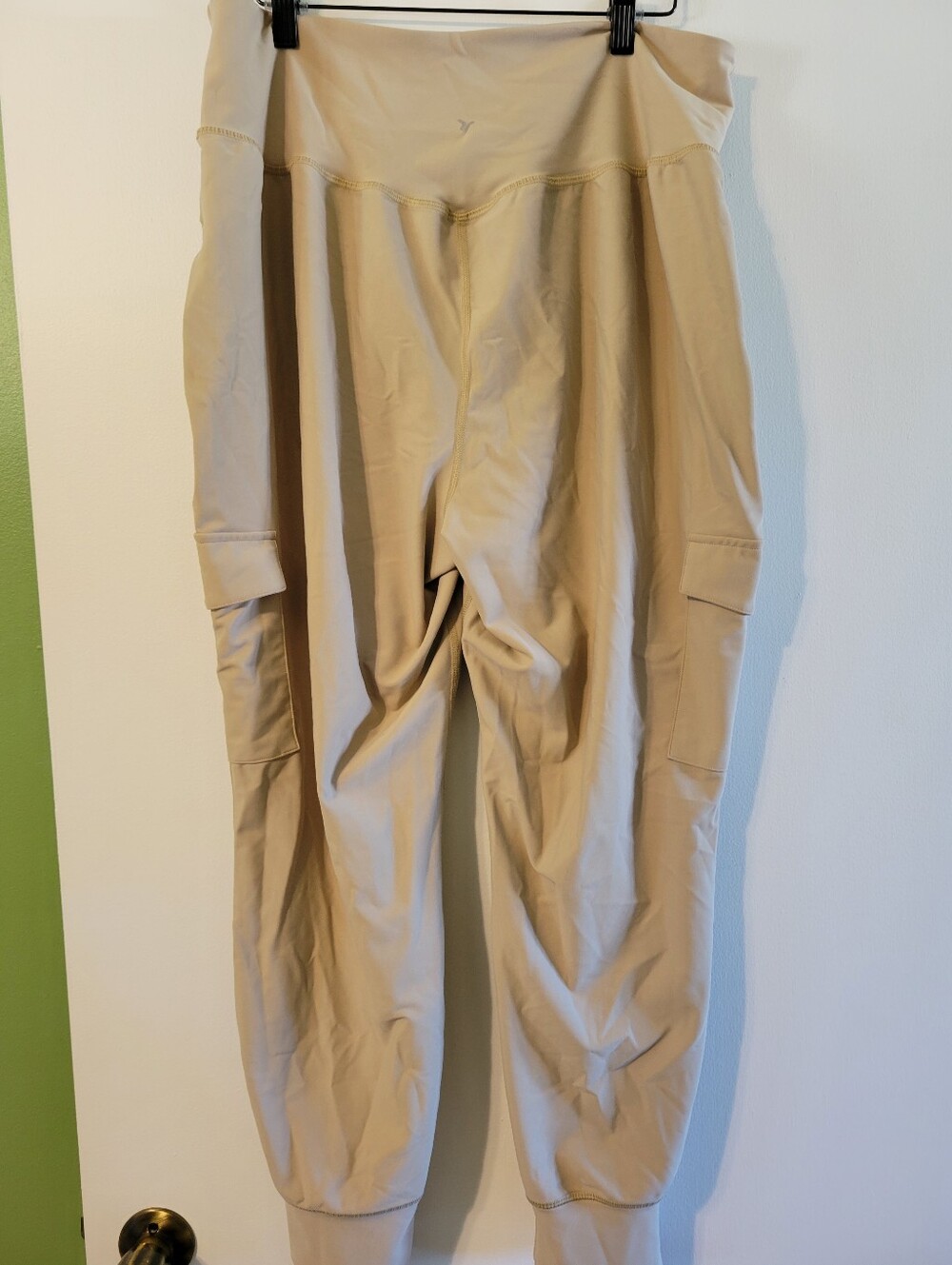 High-Rise Jogger - Picture 2 of 3